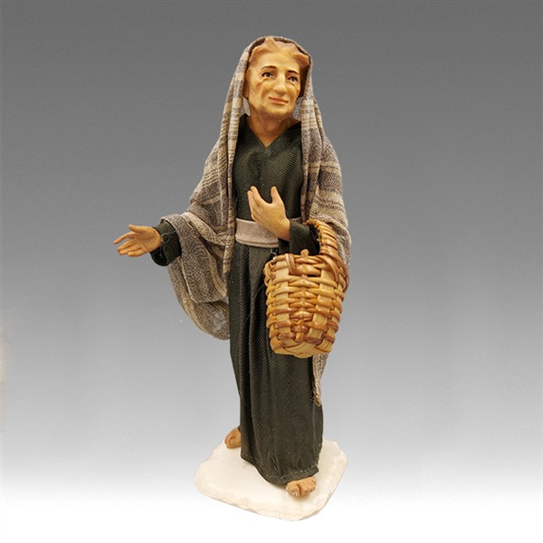 Alte Frau mit Korb