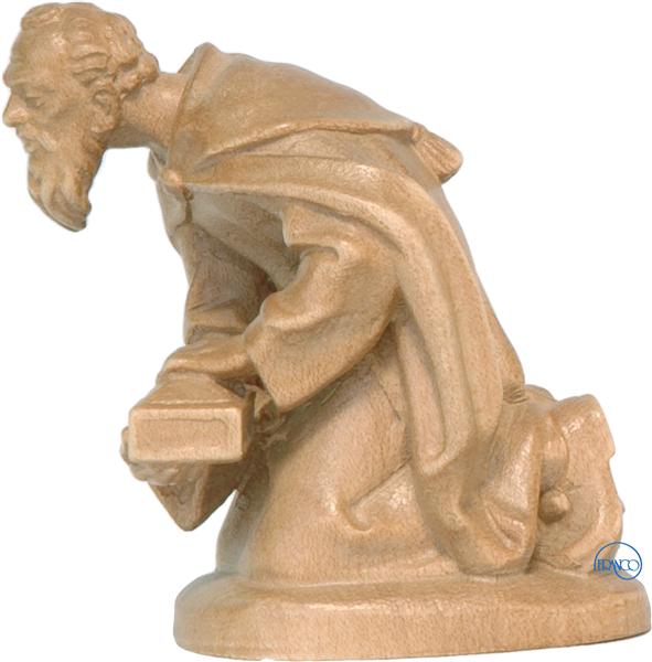 König kniend