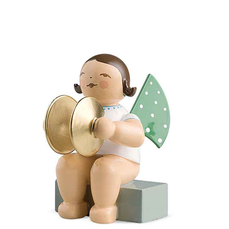 Engel mit Becken sitzend