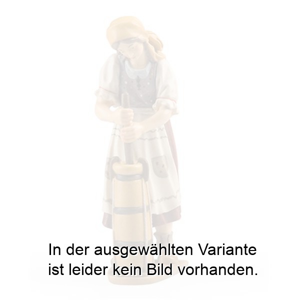 Baeuerin beim Butterschlagen Baeuerin beim Butterschlagen