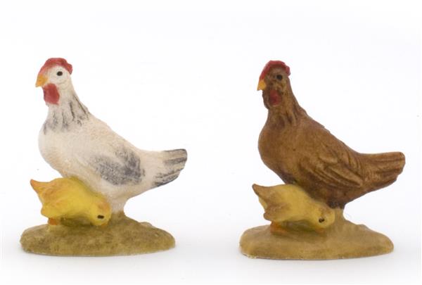 Henne stehend mit Küken