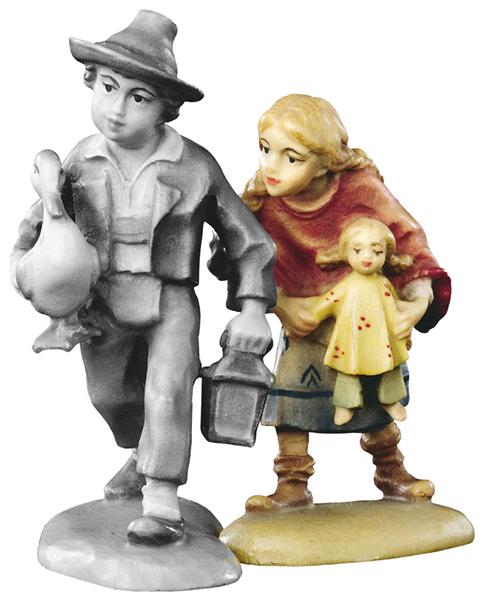 Mädchen mit Puppe