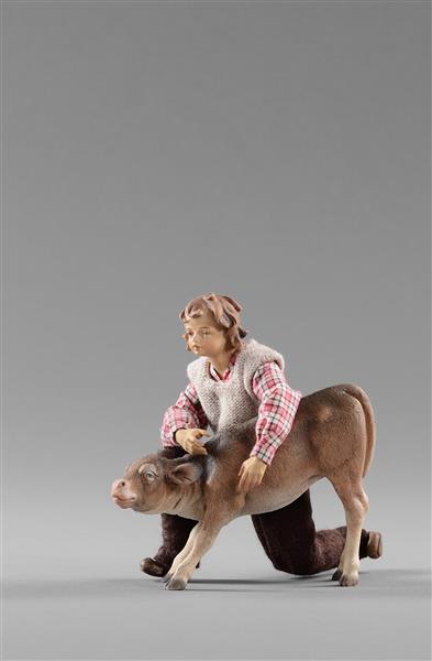 Junge mit Kalb Hannah alpin Junge mit Kalb Hannah alpin