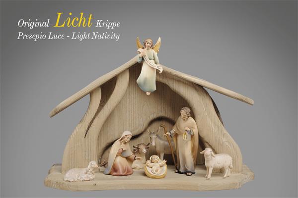 LI Set 8 Figuren + Familienstall Licht