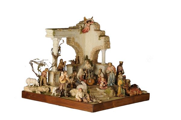 Ruinenkrippe orientalisch mit 21 Figuren aus Holz