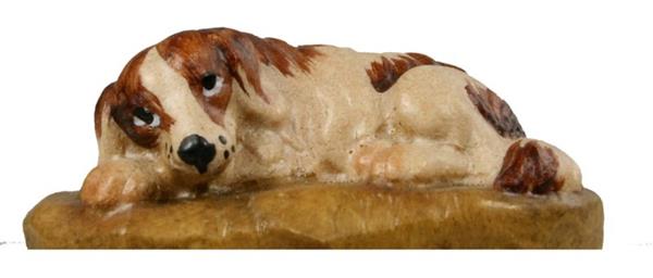 Hund liegend
